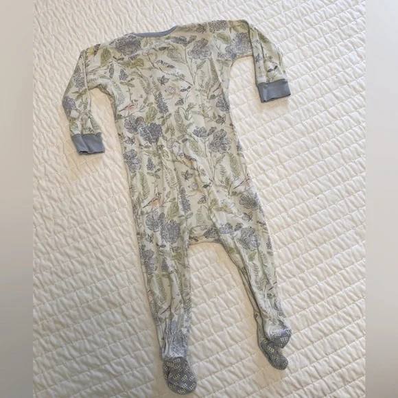 Magnetic Me Pajamas- 9-12M - Picture 7 of 7